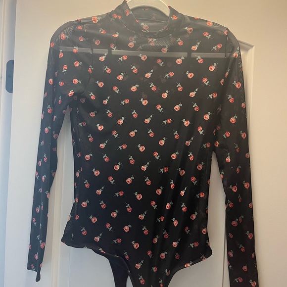 Hollister black mesh roses bodysuit- size medium - Picture 2 of 7